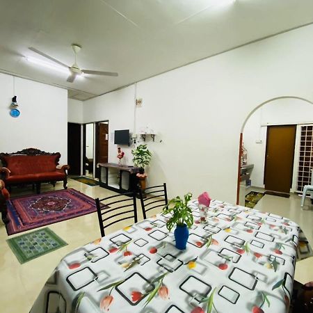Homestay Ummi Kuala Terengganu Exteriör bild