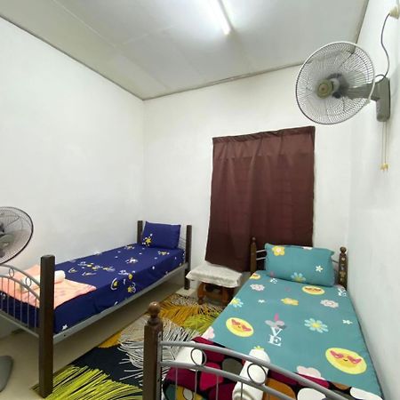 Homestay Ummi Kuala Terengganu Exteriör bild