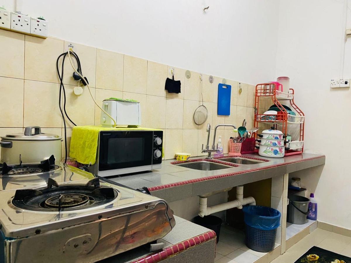 Homestay Ummi Kuala Terengganu Exteriör bild
