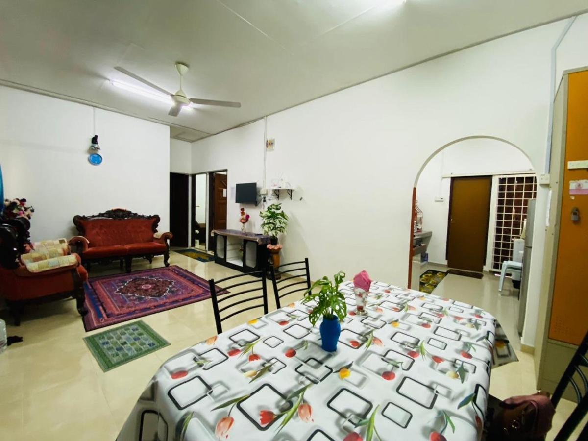 Homestay Ummi Kuala Terengganu Exteriör bild