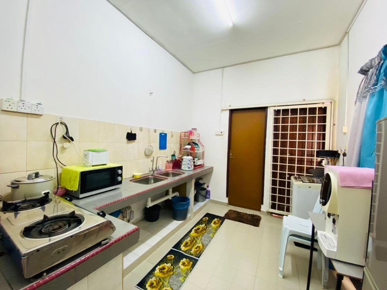 Homestay Ummi Kuala Terengganu Exteriör bild