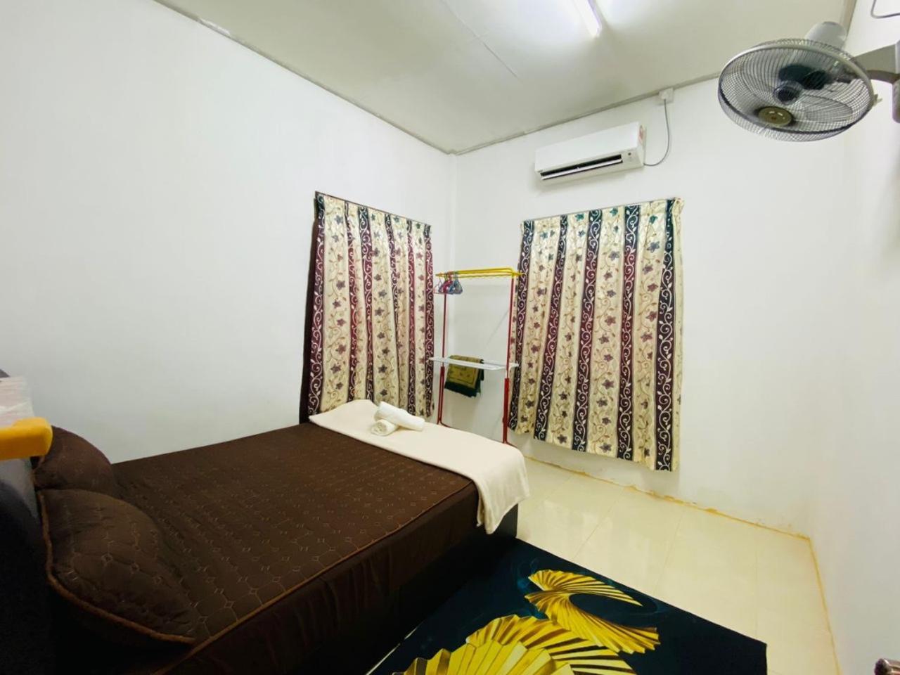 Homestay Ummi Kuala Terengganu Exteriör bild